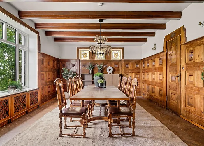 Elegant Historic - Stunning Views Villa *