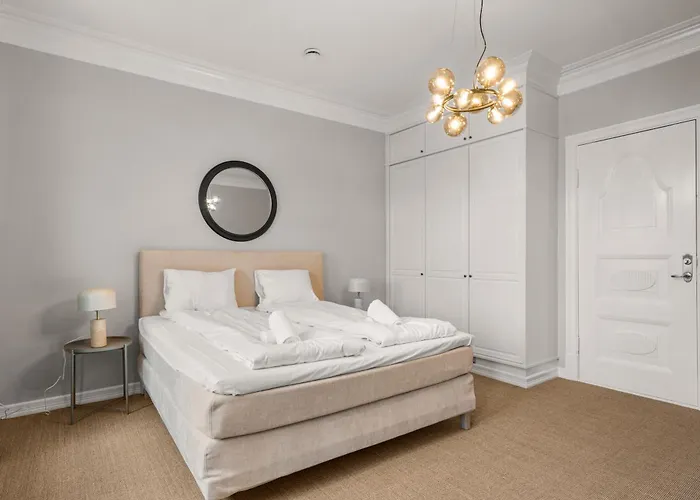 Elegant Historic - Stunning Views Villa Bergen