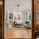 Villa Elegant Historic - Stunning Views Bergen