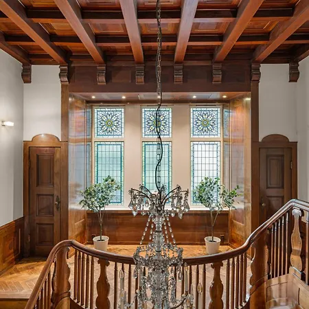 Elegant Historic - Stunning Views Вилла Берген