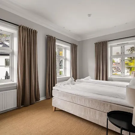 Elegant Historic - Stunning Views *