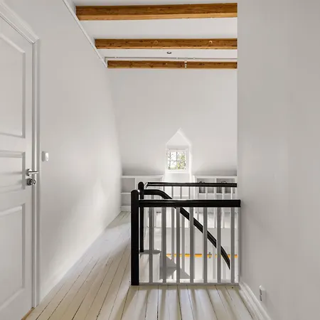 Elegant Historic - Stunning Views Вілла *