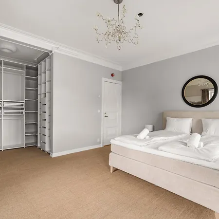 Elegant Historic - Stunning Views *