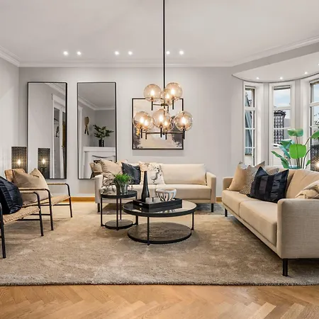 Elegant Historic - Stunning Views *