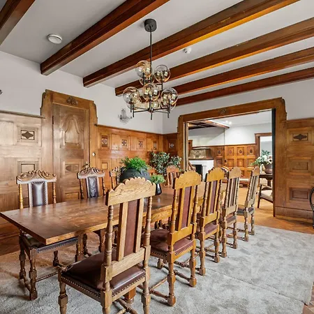 Elegant Historic - Stunning Views Вілла