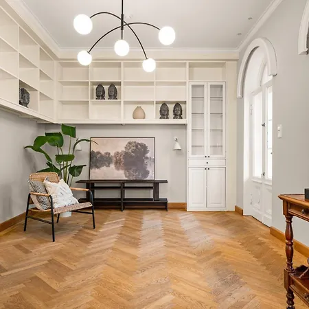 Вилла Elegant Historic - Stunning Views