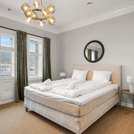 Elegant Historic - Stunning Views Вилла *
