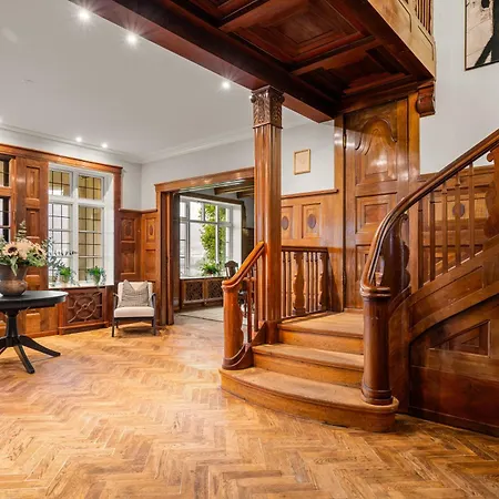Elegant Historic - Stunning Views Берген