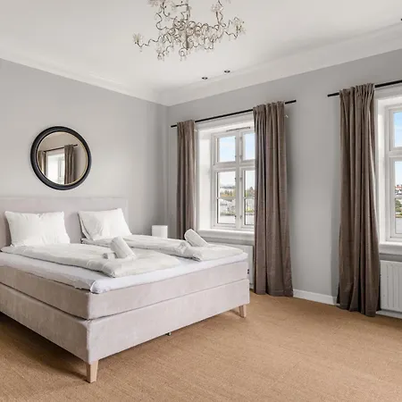Elegant Historic - Stunning Views Берген