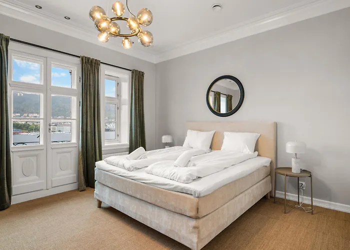 Elegant Historic - Stunning Views * Μπέργκεν