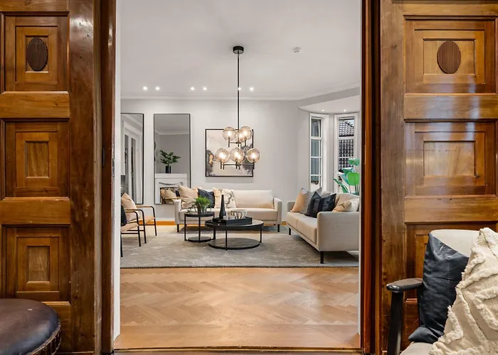 Villa Elegant Historic - Stunning Views Bergen