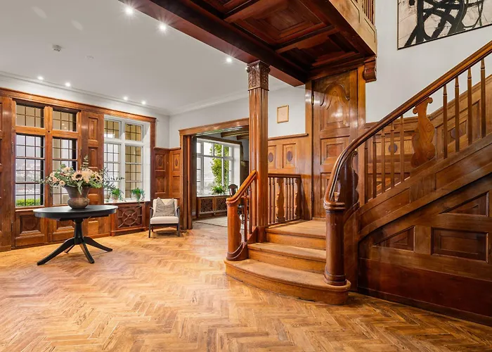 Elegant Historic - Stunning Views * Μπέργκεν