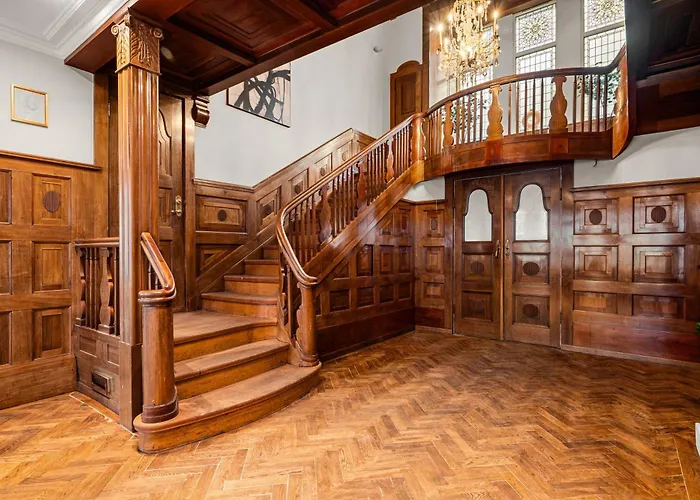 Elegant Historic - Stunning Views * Μπέργκεν