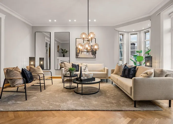 Elegant Historic - Stunning Views *