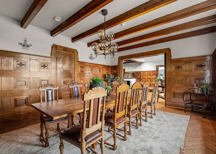 Elegant Historic - Stunning Views Villa